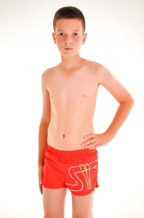 Красные пляжные шорты для мальчика Sweet Years 3634 R - фото №4
